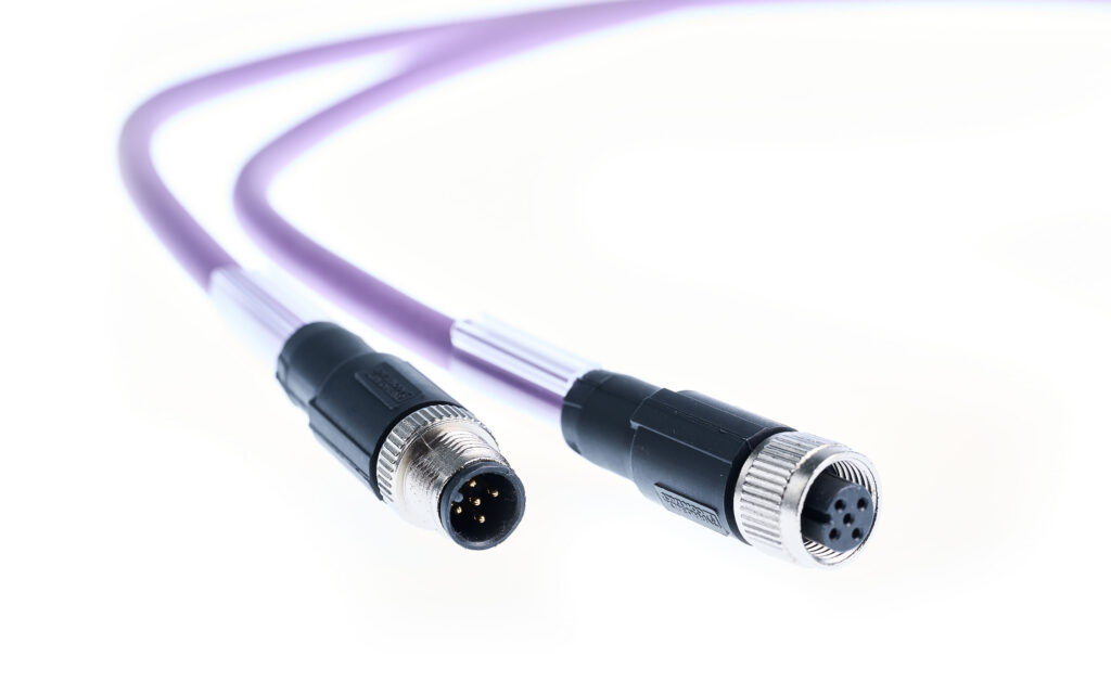 Kabel auf weissem Hintergrund